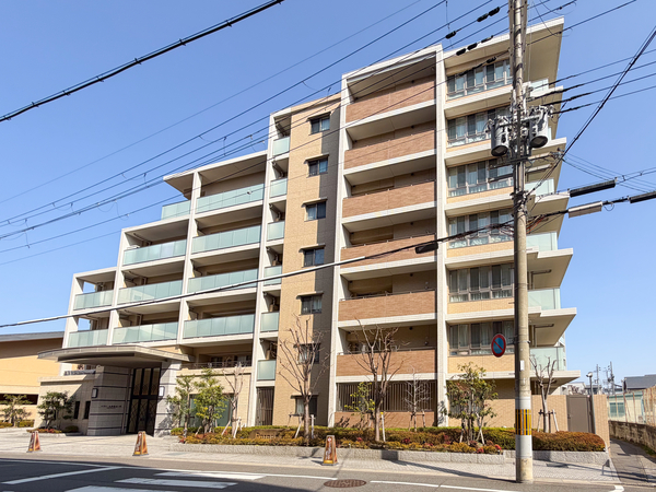 【パラドール四条山ノ内ウエストシティ】外観