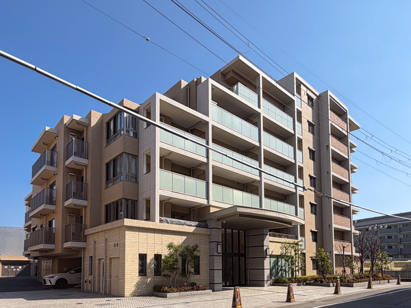 【パラドール四条山ノ内ウエストシティ】外観