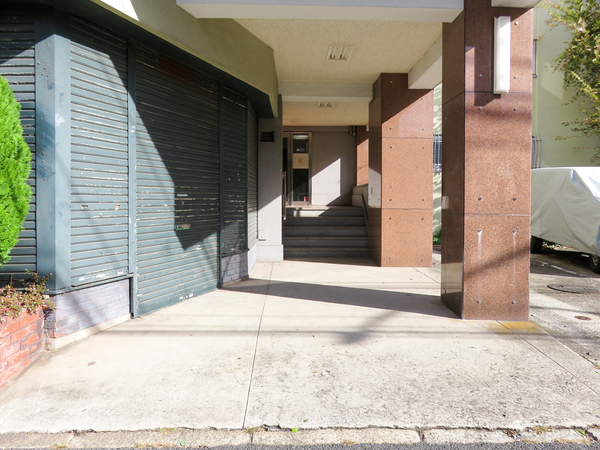 【Kフラッツ】エントランス