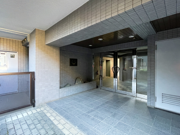 【バームハイツ綱島壱番館】エントランス