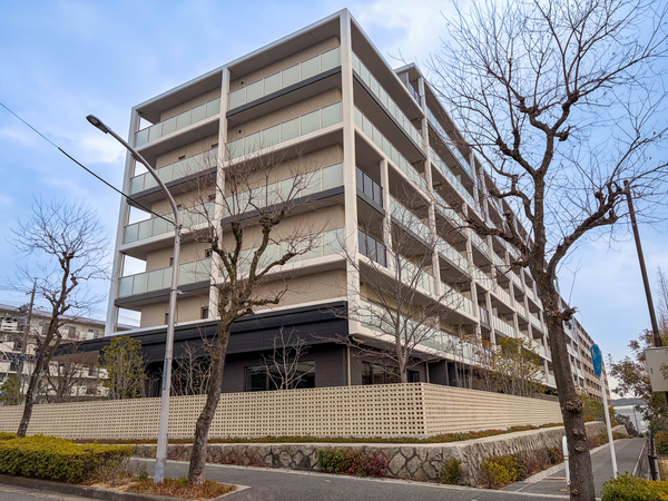 【レ・ジェイド千里古江台】外観