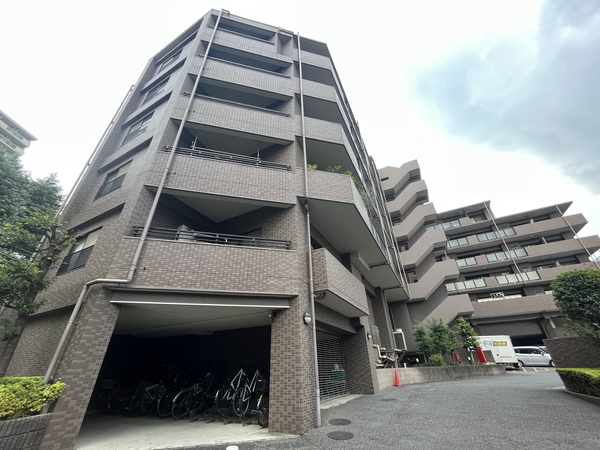 【ドラゴンヒルズ板橋中台壱番館】外観 【ドラゴンヒルズ板橋中台壱番館】外観