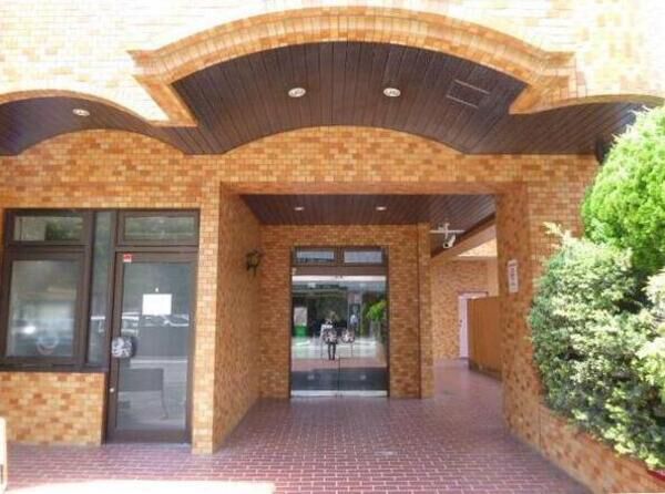 【ライオンズマンション春日町第2】エントランス１