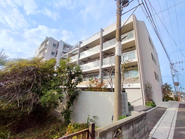 【クリオ藤沢善行グランヒルコート】外観