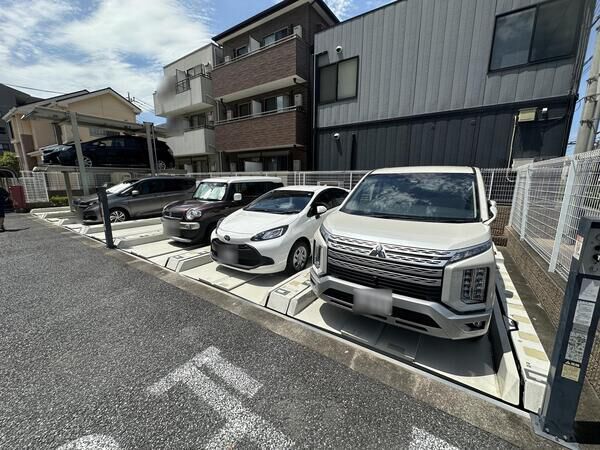 【ファインプレイス宮原】駐車場