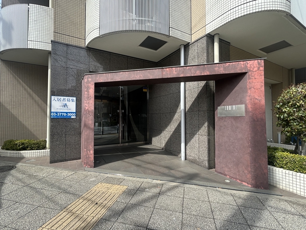 【ハーモニーレジデンス横浜】エントランス