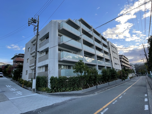 【クリオ鷺沼マスターテラス】外観