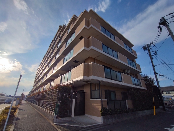 【クリオ大和伍番館】外観