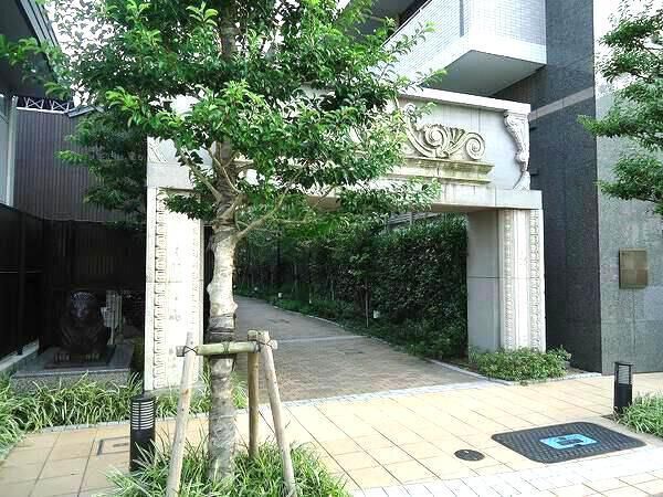 【ライオンズタワー岡山表町】エントランス1