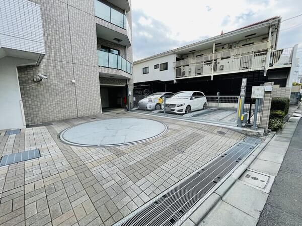 【パークホームズ初台】敷地内駐車場
