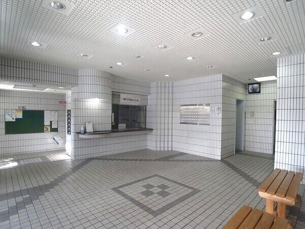 【学園前ガーデンハイツ】エントランス 【学園前ガーデンハイツ】エントランス