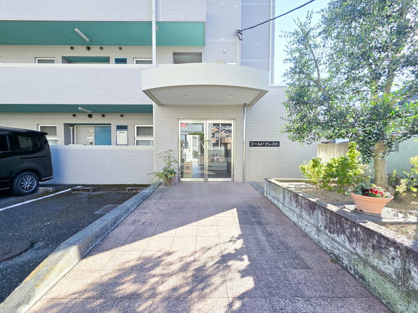 【ゴールドクレスト】エントランス 【ゴールドクレスト】エントランス