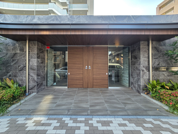 【クレアホームズ府中西府スカイビュー】エントランス