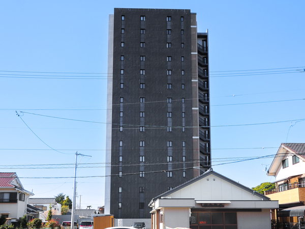 【サンメゾン豊川稲荷サウス】外観