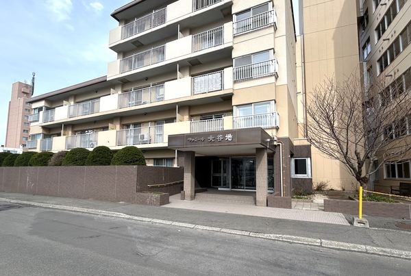 【ファミール大谷地】エントランス