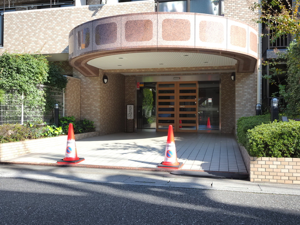 【ローヤルシティ大宮東】エントランス