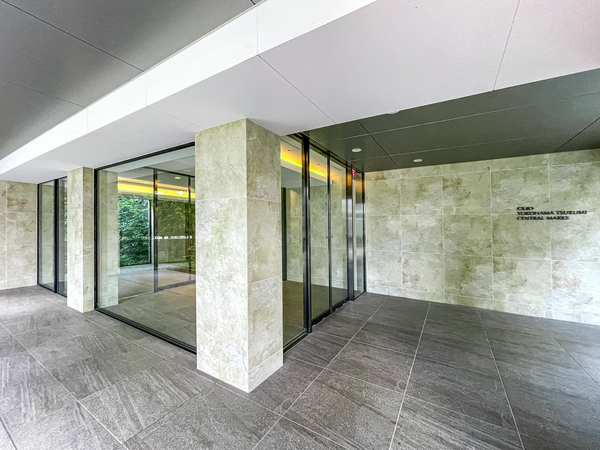 【クリオ横濱鶴見セントラルマークス】エントランス