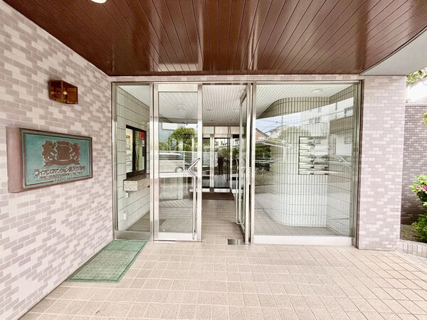 【ライオンズマンション藤沢弥勒寺】エントランス