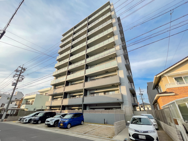 【ファミリアーレ岩塚】外観