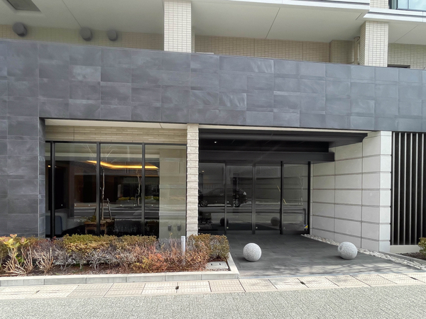 【ローレルコート西宮里中町】エントランス