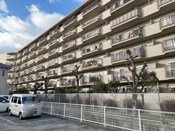 【日興甲東園スカイマンション】外観