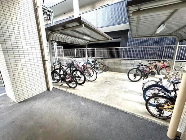 (駐輪場)2 (駐輪場)2