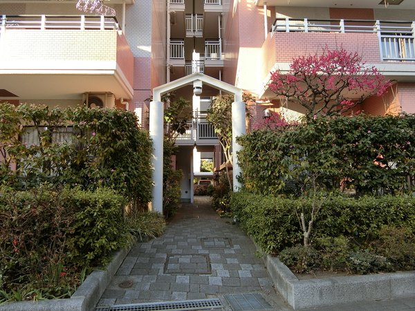 【けやき通り北弐番館】エントランス