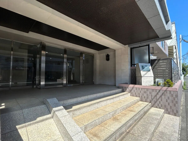 【グレイス十日市場】エントランス