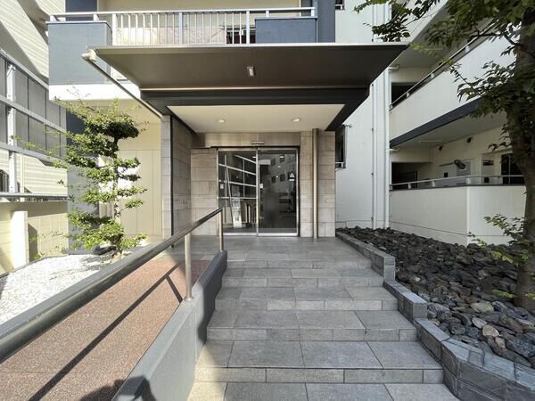 【シャルマンコーポ中津】エントランス 【シャルマンコーポ中津】エントランス