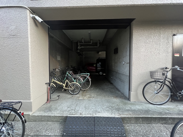 【コーヅ第２エイト大森】駐輪場