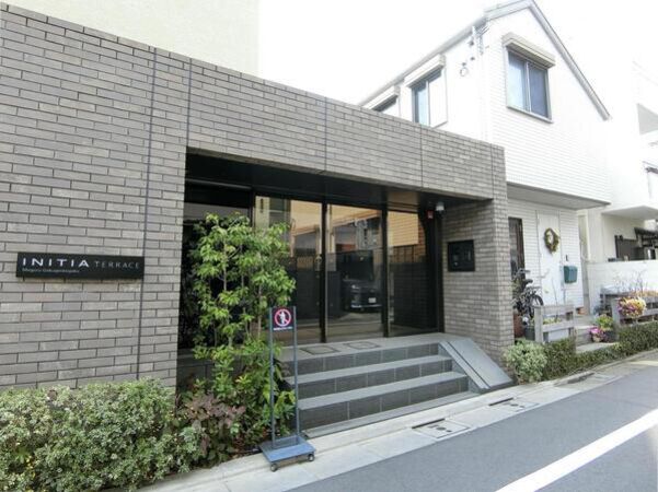 【イニシアテラス目黒学芸大学】エントランス