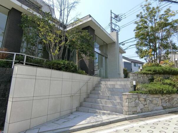【ブリリア横濱山手】エントランス