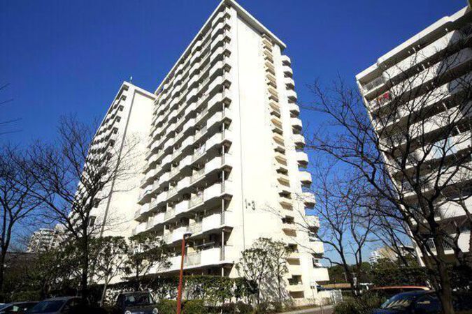 【清新中央ハイツ】3号棟。清新中央ハイツは総戸数423戸。バルコニーが広く、ゆとりある空間です。 【清新中央ハイツ】3号棟。清新中央ハイツは総戸数423戸。バルコニーが広く、ゆとりある空間です。