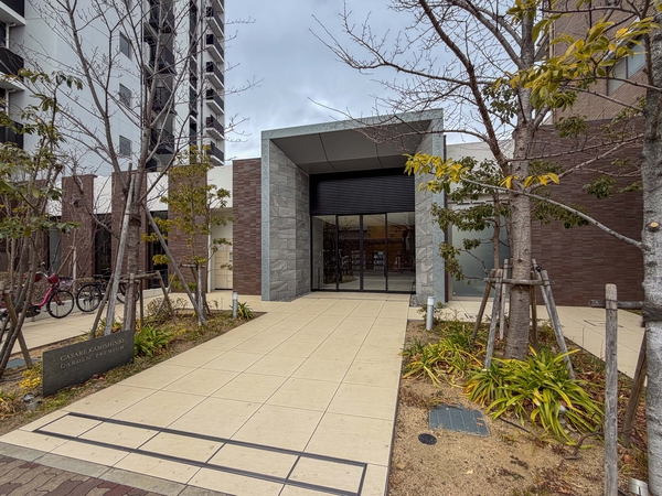 【カサーレ上新庄ガーデンプレミアム】エントランス 【カサーレ上新庄ガーデンプレミアム】エントランス