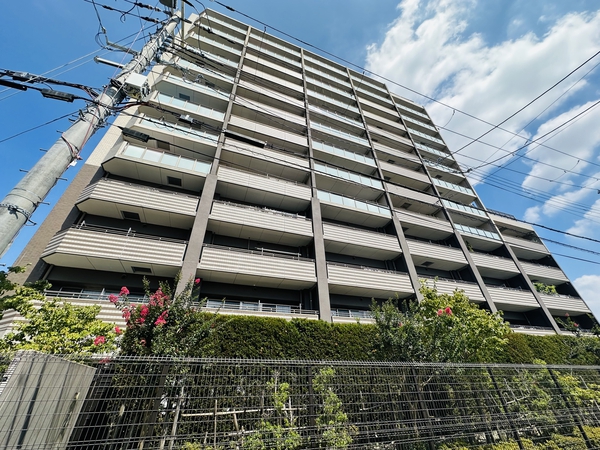 【BELISTA吹田山手町】外観