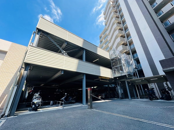【BELISTA吹田山手町】敷地内駐車場