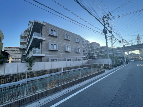 【ルピアコート新越谷】外観