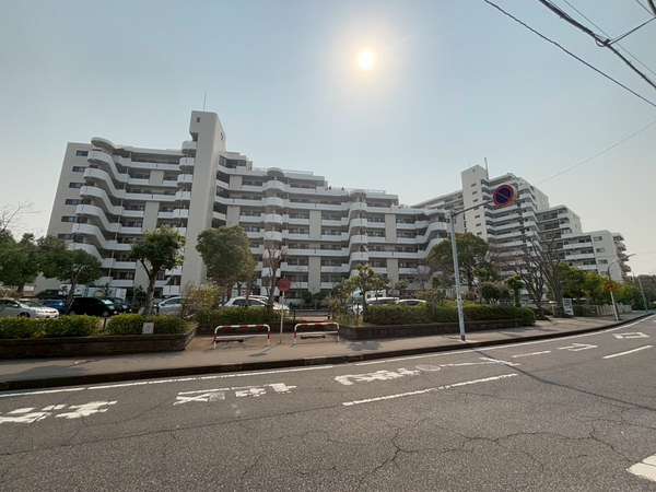 【谷津パークタウン弐番街32号棟】外観