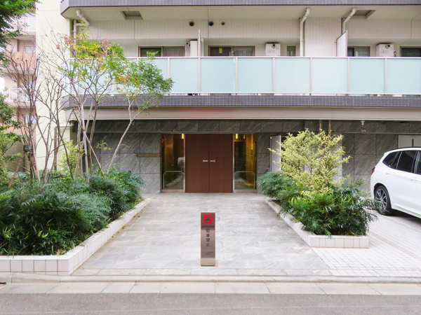 【ルジェンテ練馬豊島園】エントランス