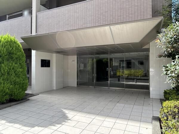【レーベンハイム大宮奈良町】エントランス