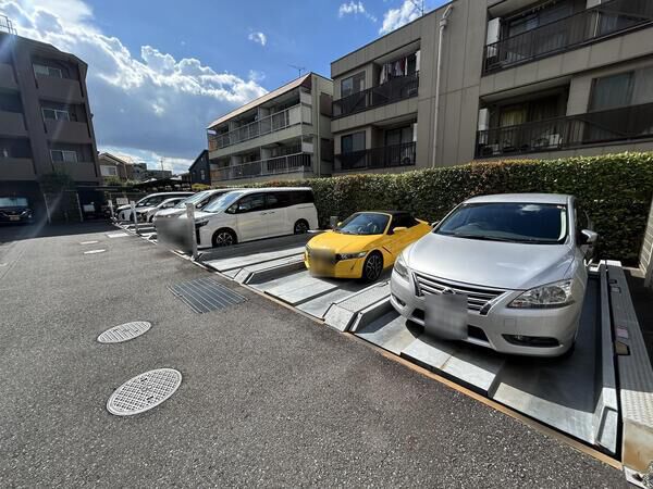 【レーベンハイム大宮奈良町】駐車場