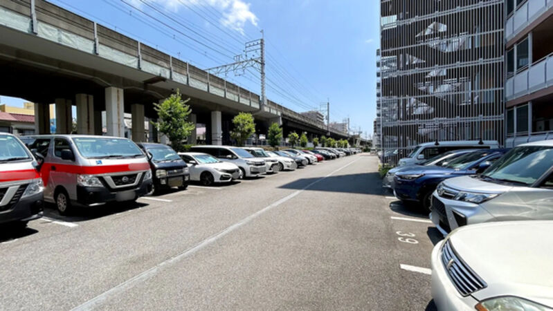 【市川パークハウス】駐車場