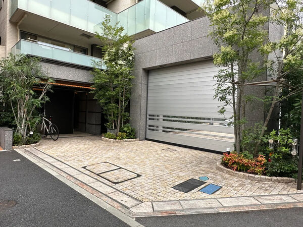 【ロイヤルシーズン南麻布】外観 【ロイヤルシーズン南麻布】外観