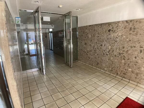 【朝日プラザ木町通】エントランス