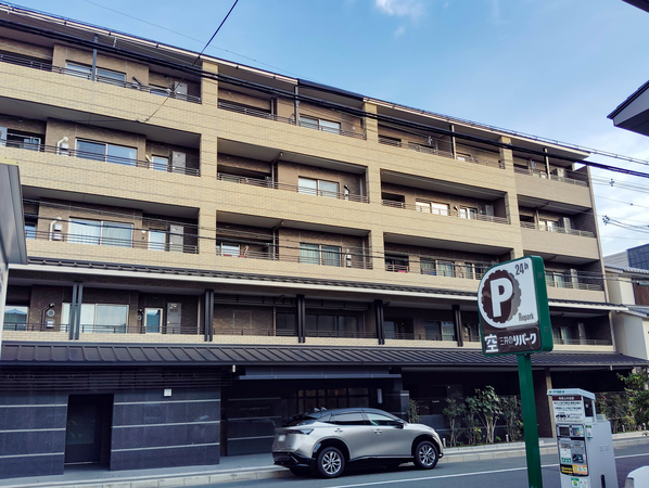 【パラドール御所西グランデ】外観