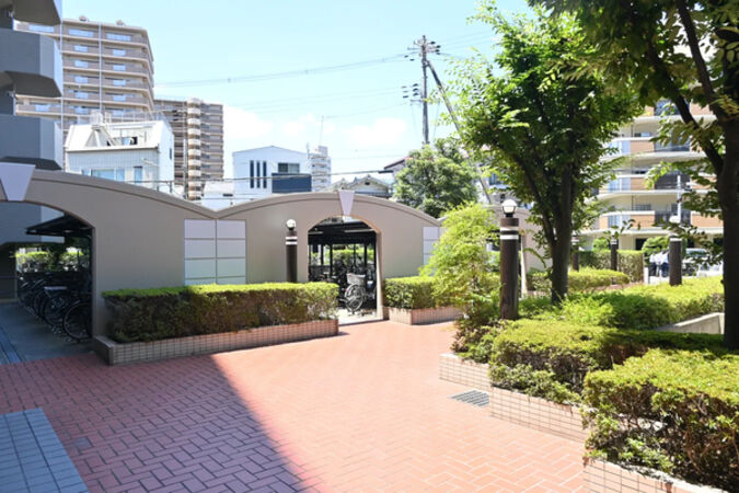 【ファミール北大阪マークス】共用部分(駐輪場) 【ファミール北大阪マークス】共用部分(駐輪場)