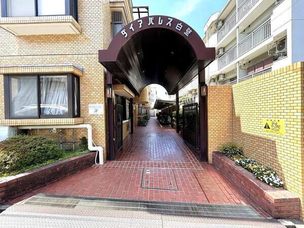 【ダイアパレス白壁】エントランス１