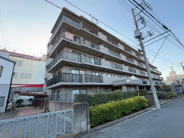 ベルドゥムール志津駅前