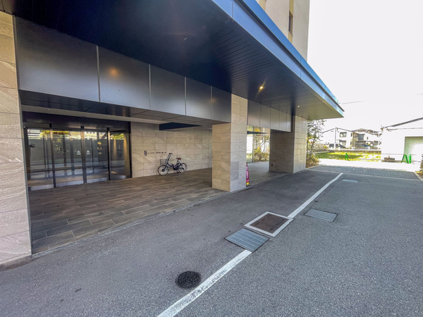 【レ・ジェイド西宮北口樋ノ口町】エントランス 【レ・ジェイド西宮北口樋ノ口町】エントランス