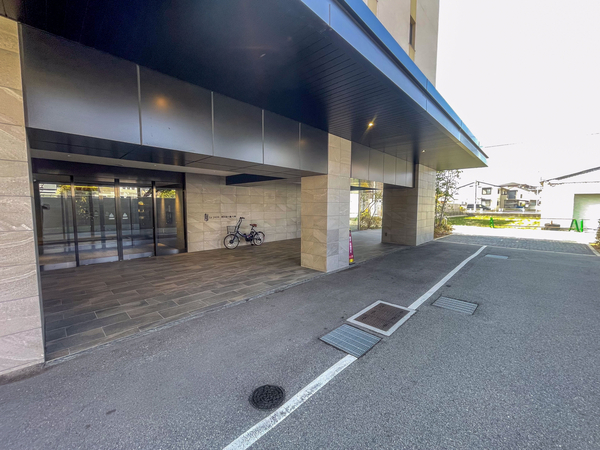 【レ・ジェイド西宮北口樋ノ口町】エントランス 【レ・ジェイド西宮北口樋ノ口町】エントランス